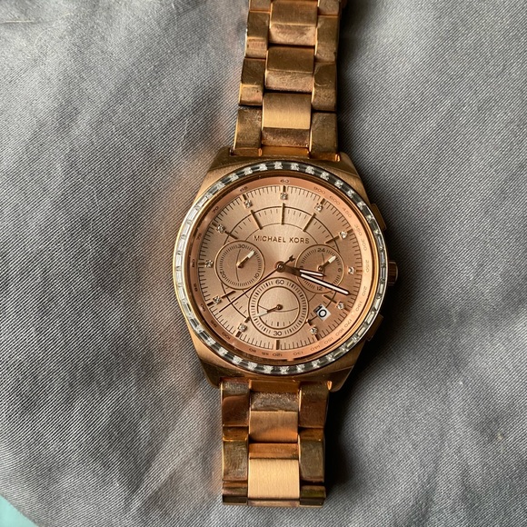 MICHAEL KORS Vail Rose Gold Dial Ladies Chronograph Watch - Picture 5 of 8